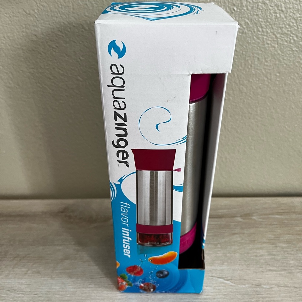 Brand New Aquazinger Flavor Infuser Water Bottle